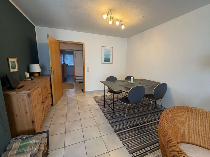Dining 5, Ferienwohnung in Wenkendorf mit Garten, Ostholstein