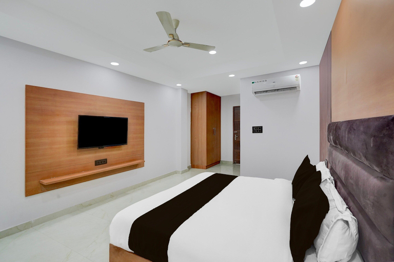 Room 2, Super Collection O Sector 18 Metro Station, Gautam Buddha Nagar