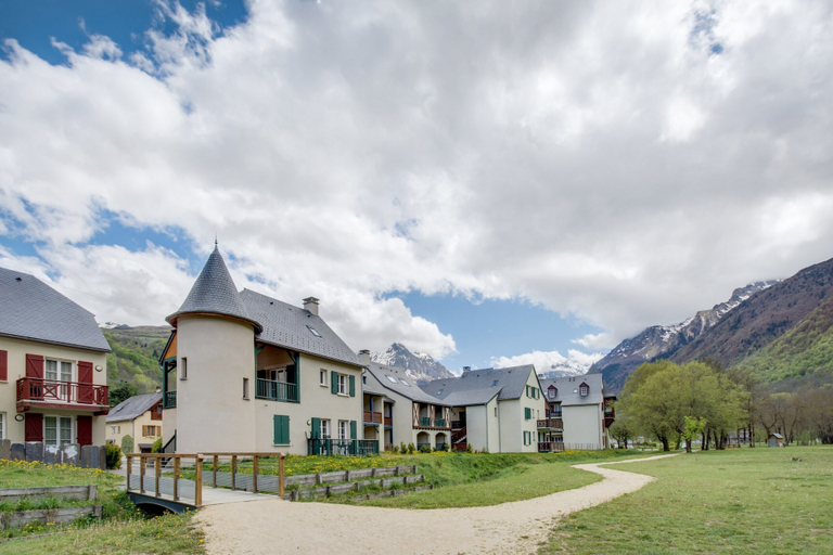 Garden, Loudenvielle Stay With Alpine Views, Hautes-Pyrénées