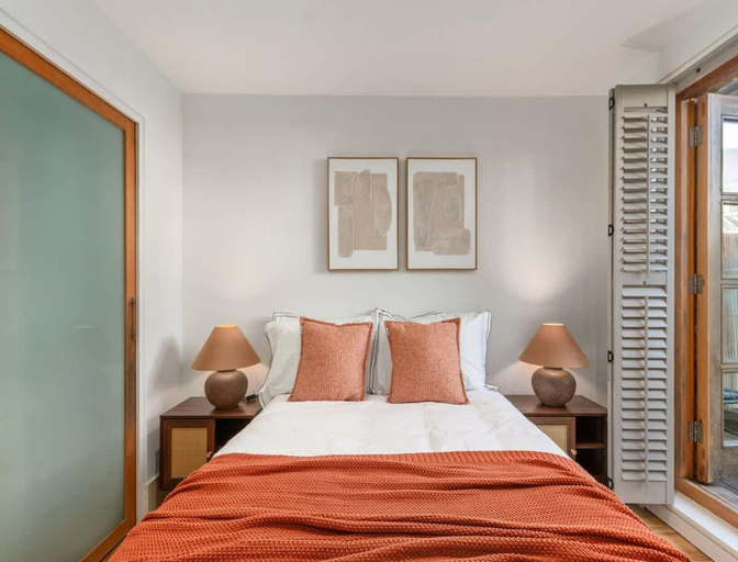Room 3, Modern Fulham 1-Bedroom Apartment, London
