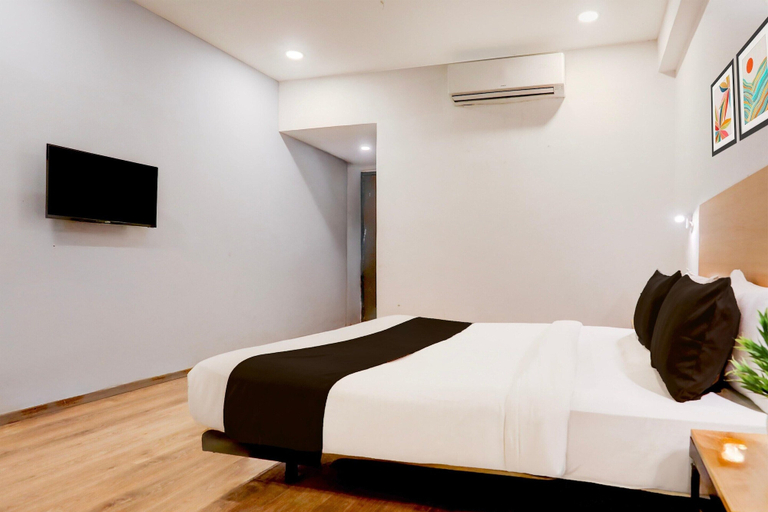 Room 4, Super Deluxe Roomhotel Santosh Palace, Kaushambi