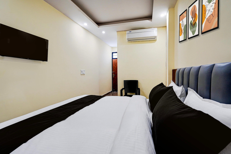 Room 4, Classic Survey Chowk Dehradun, Dehradun