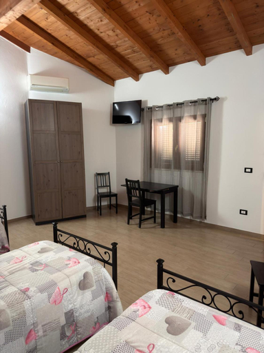 Bedroom 3, Samarcanda Hotel & Parking di Parmigiani Silvia, Rome