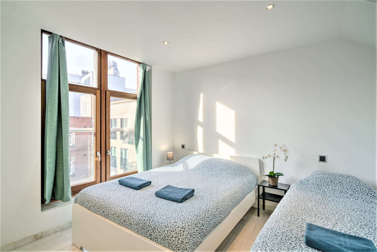 Room 4, 9-persons Apartment in Centre of Antwerp, Antwerpen