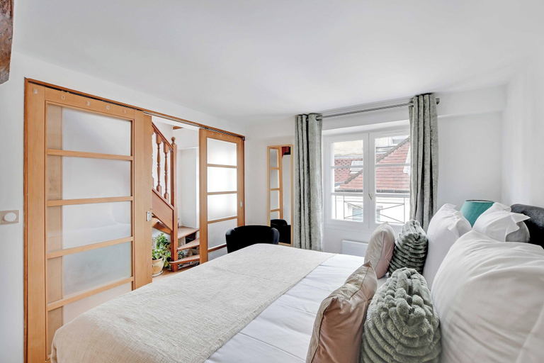 Room 5, Stunning Duplex 1br/4p - Notre-dame Cathedral, Paris