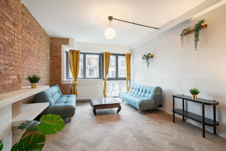 Living room 2, 3BR Apartment - Central Station Area, Antwerpen