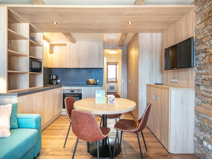 Private kitchen 3, Accessible Alpine Stay for Five, Savoie