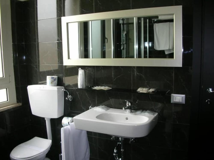 Bathroom, Hotel Promenade Universale, Forli' - Cesena