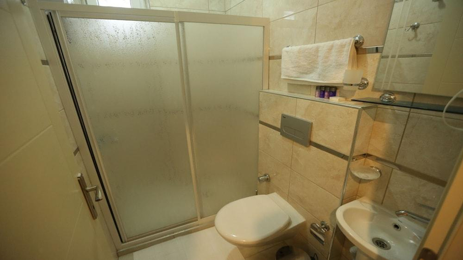 Bathroom, The Grey Hotel, Merkez