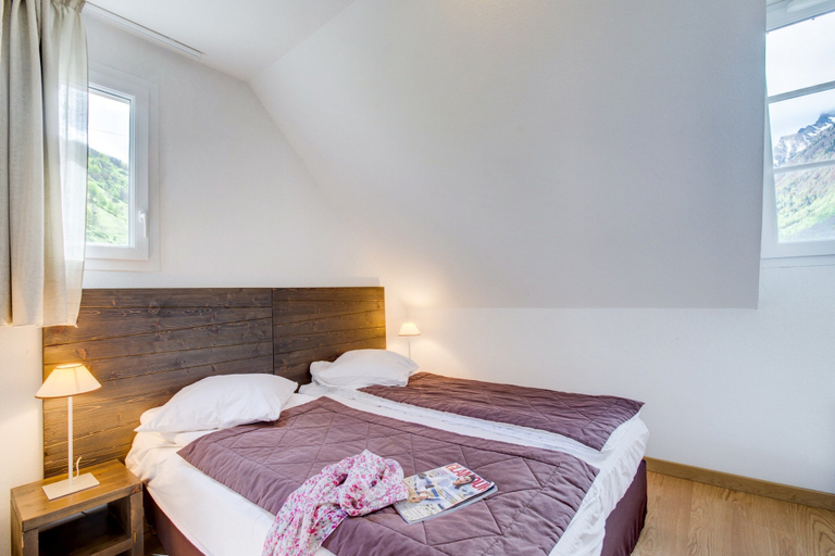 Room 3, Loudenvielle Stay With Alpine Views, Hautes-Pyrénées