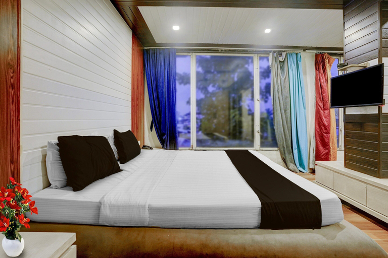 Room 4, Collection O Lodha Experia Mall, Thane