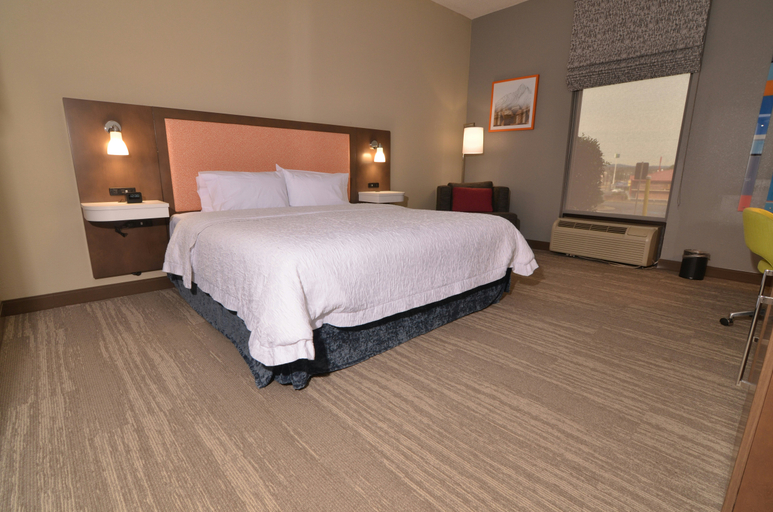 Bedroom 3, Hampton Inn Fort Payne, De Kalb