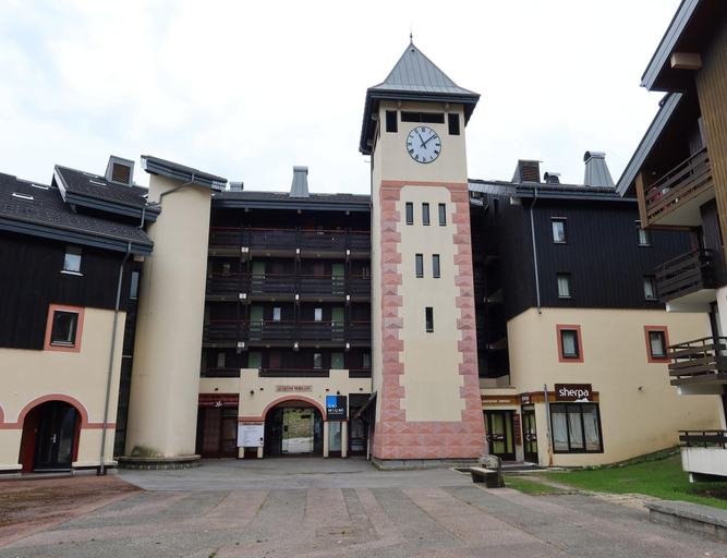 Exterior 3, Slope-access Morillon Apartment for 4, Haute-Savoie