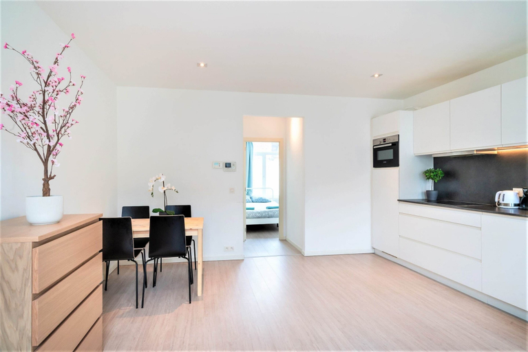 Private kitchen 5, Cosy 1-bedroom Apartment, Antwerp, Antwerpen