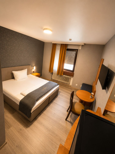 Bedroom 2, Parkhotel Lindenhof, Offenbach am Main