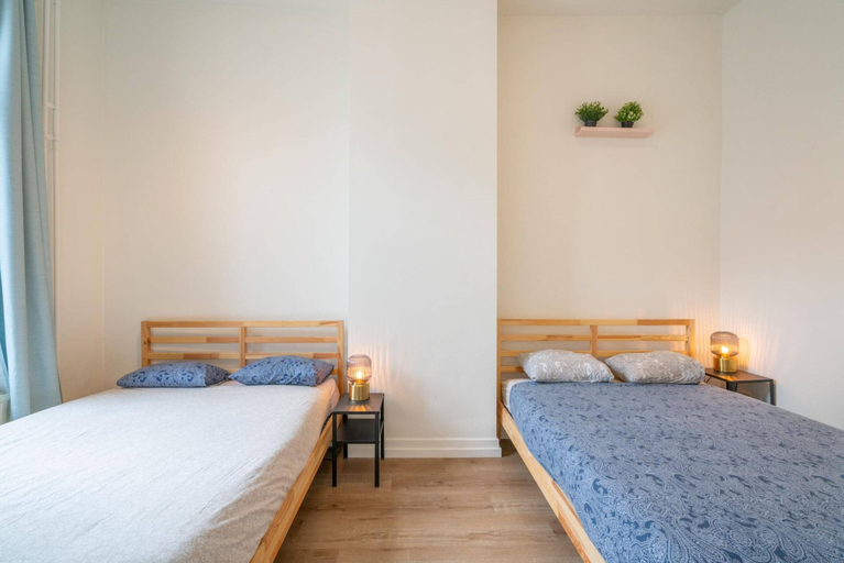 Bedroom 3, Lively City Getaway for 10 Near Meir, Antwerpen