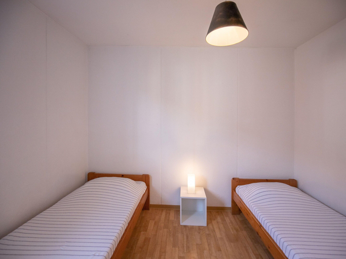 Room 3, Large 8-Person Villa near Ocean, Landes