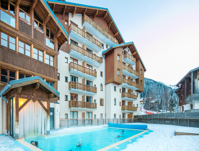 Pool 5, Alpine comfort apartment near ski-slopes, Savoie