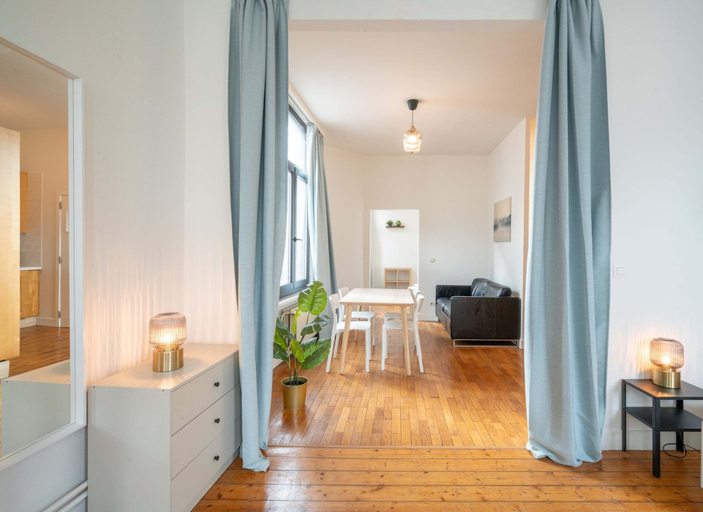 Others 5, Urban Family Base in Antwerp, Antwerpen