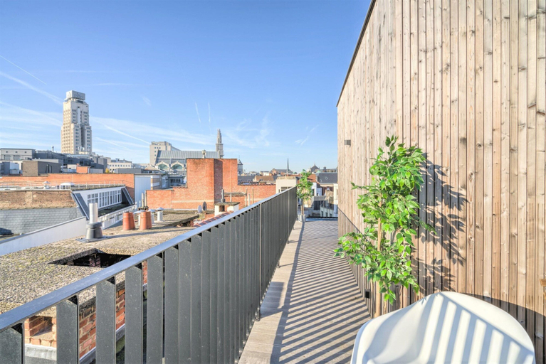 Balcony 3, Family Retreat With Balcony in Meir, Antwerpen