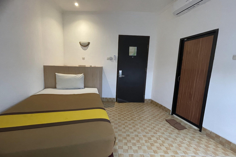 Room 2, Cozy Single Stay Nr Mall Panakkukang W/ Free Wifi, Makassar