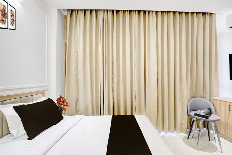 Room 5, Classic With Balcony Hotel P66 Sec 49, Gurgaon