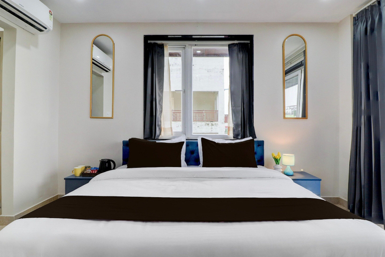 Room 4, Super Deluxe Hotel Nivasa Home Stay, Dehradun