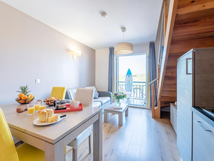 Dining 5, Atlantic Coast Family Apartment, Landes