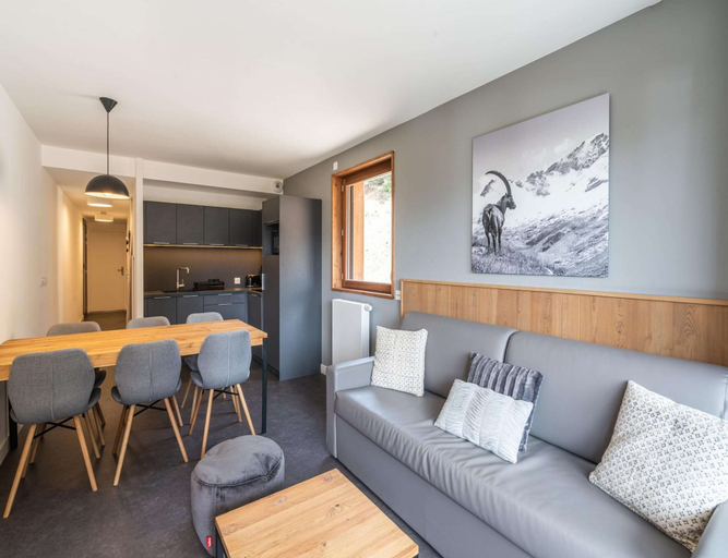 Private kitchen, Adapted Stay With Ski-in/ski-out Access, Isère