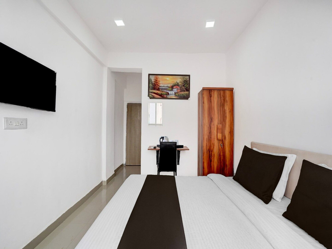 Room 4, Super Collection O Laxmi Chowk Hinjewadi, Pune