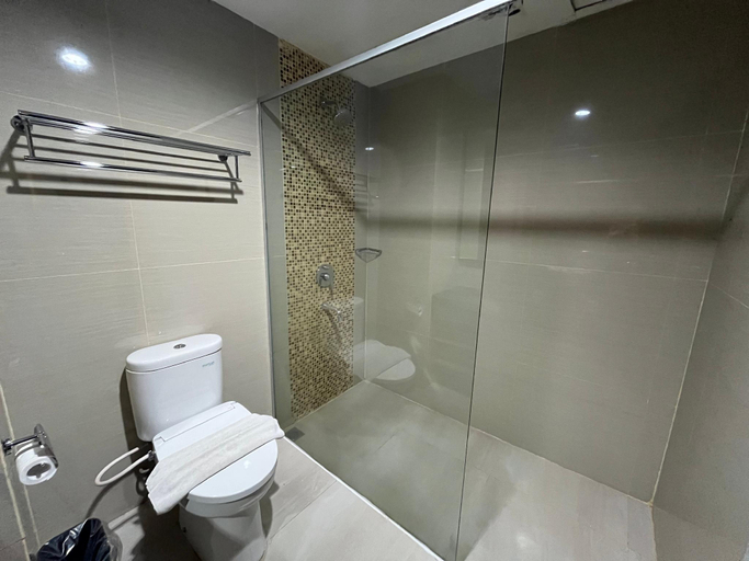 bathroom 9