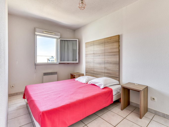 Room 5, Pool View Apartment for Six, Gard