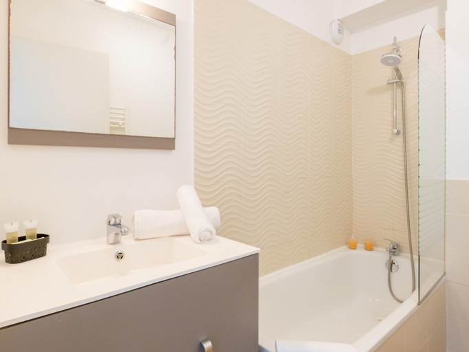Bathroom, Atlantic Coast Family Apartment, Landes