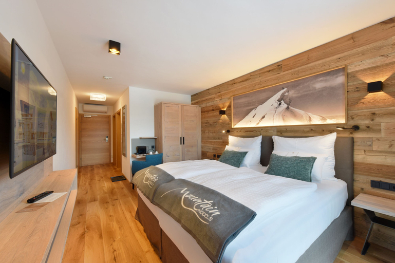 Bedroom 3, MOUNTAIN LUIS - HOTEL | SUITES | PENTHOUSES, Zell am See
