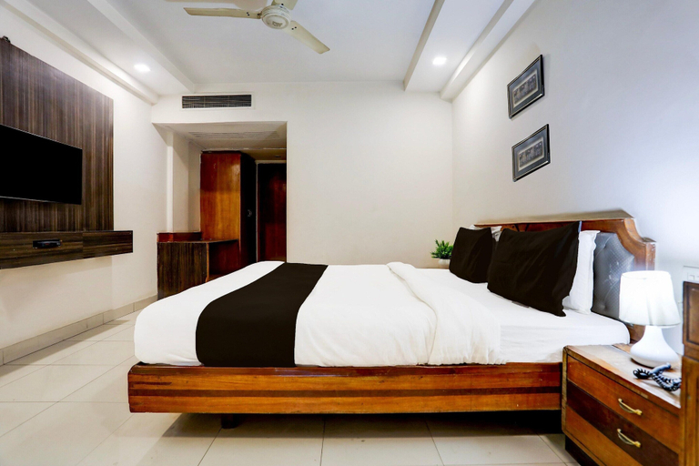 Room 5, Deluxe Hotel Shelter, Gwalior