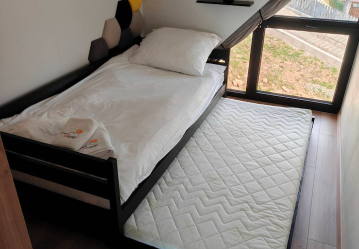 Room 5, House With a Garden and a View of the Mountains, Sucha
