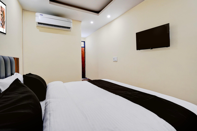 Room 3, Classic Survey Chowk Dehradun, Dehradun
