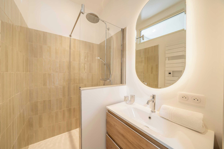 Bathroom 5, Spacious 2P Studio - Centre of Saint-tropez, Var
