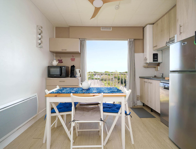 Dining 2, Four-person Retreat Near the Beach, Hérault