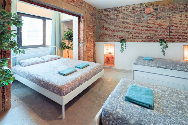Room 3, The Industrial Apartments2bbkwifins, Antwerpen