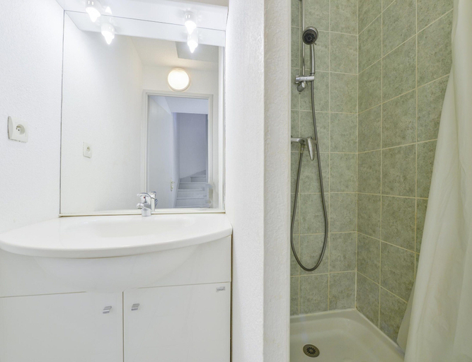 Bathroom 5, Spacious Provence House for Eight, Vaucluse