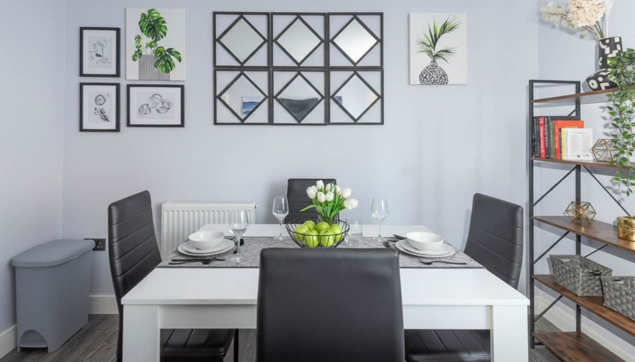 Dining, London Flat With Private Entrance, London