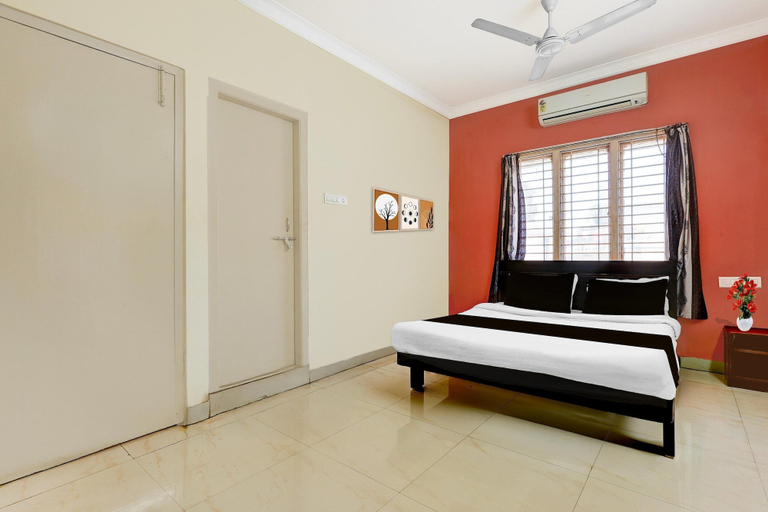 Room 3, Premiumcollection O Bhanugudi Junction, East Godavari