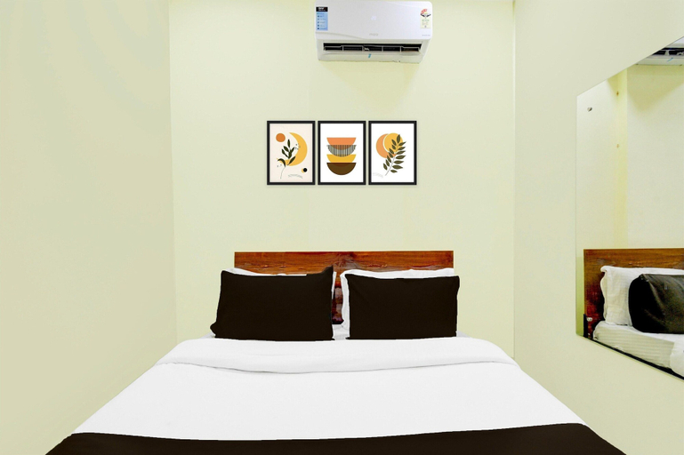 Room 2, Classic Shree Srinivasa Hotel, Ranga Reddy
