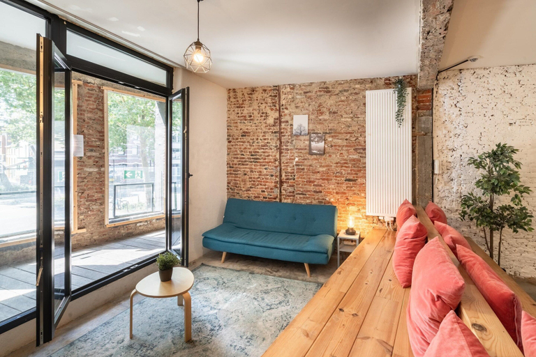 Living room 2, The Industrial Apartments 2bbknon Smkwi-fi, Antwerpen