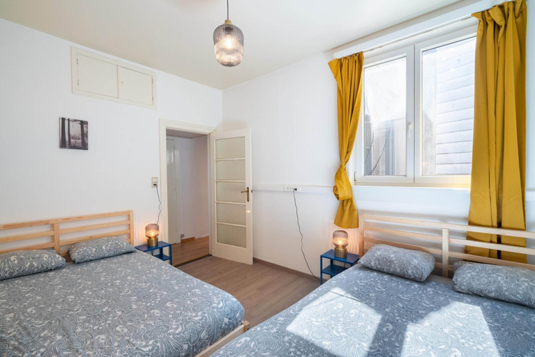 Room 2, Large Antwerp City Center Apartments3bbns, Antwerpen