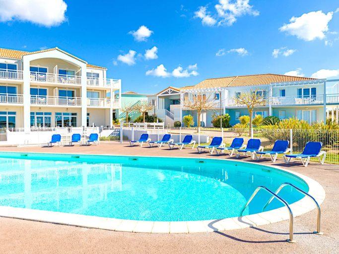 Pool 3, Oceanfront Escape in the Vendee, Vendée