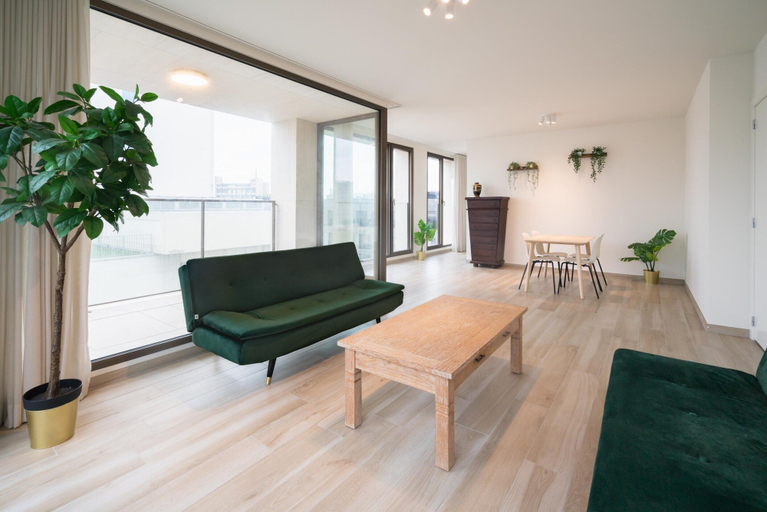 Living room 5, Executive 3BR Apartment in Antwerp, Antwerpen