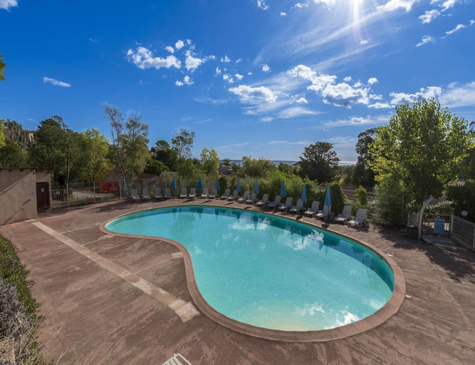 Pool 3, Spacious Villa Stay for 6, Solenzara, Corse-du-Sud