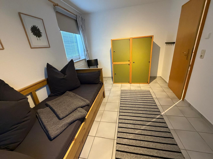 Room 2, Ferienwohnung in Wenkendorf mit Garten, Ostholstein